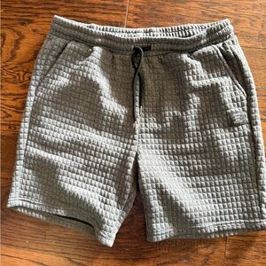 Men's size 36 extra Gray Textured Shorts EUC elastic tie waist